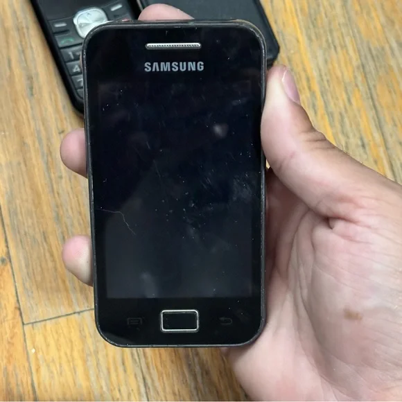 Lot Of 17 Vintage Phones, Untested FOR PARTS. Nokia, Samsung HTC Alcatel. “READ” - Picture 6 of 15